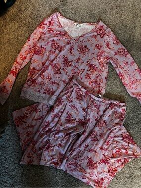 Pioneer Woman Pink Floral Pajama Set with lace trim Wide-Leg Lounge Pants. Large